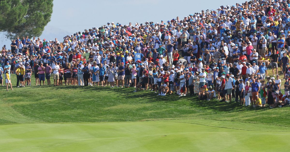Branded Golf Merchandise a Winning Business Strategy